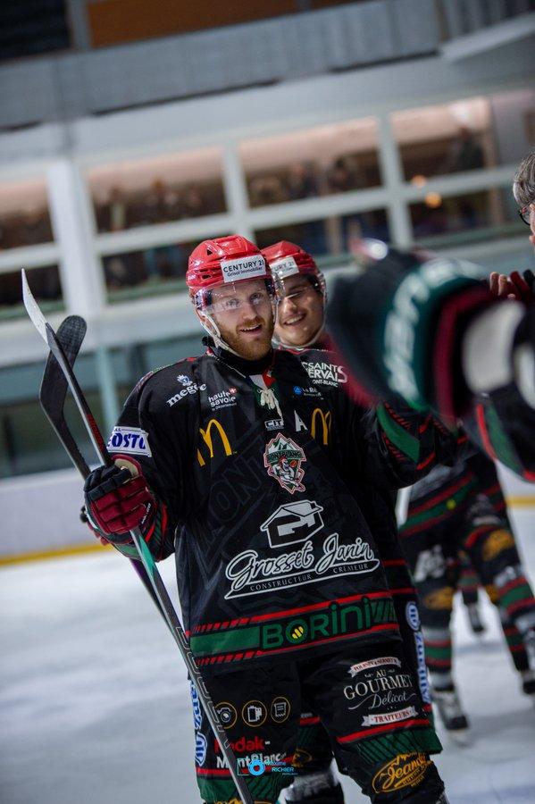 Mont-Blanc 5 - 2 Dunkerque