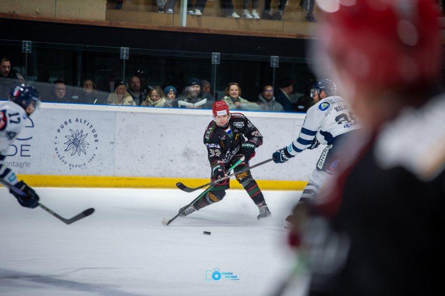 Mont-Blanc 5 - 2 Dunkerque
