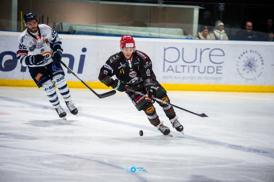 Mont-Blanc 5 - 2 Dunkerque
