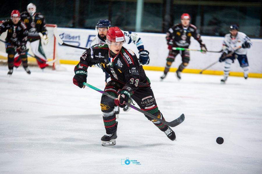 Mont-Blanc 5 - 2 Dunkerque