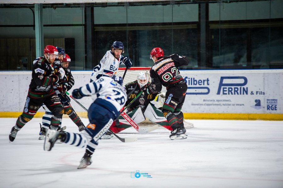 Mont-Blanc 5 - 2 Dunkerque