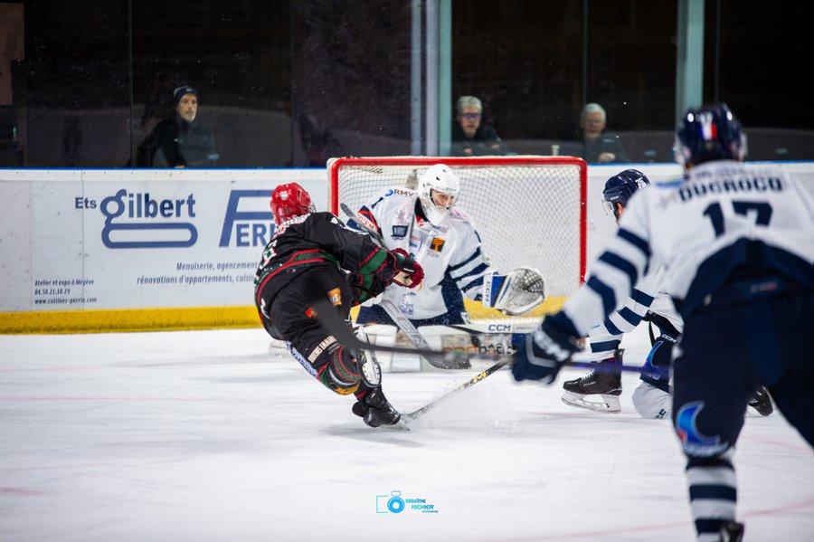 Mont-Blanc 5 - 2 Dunkerque