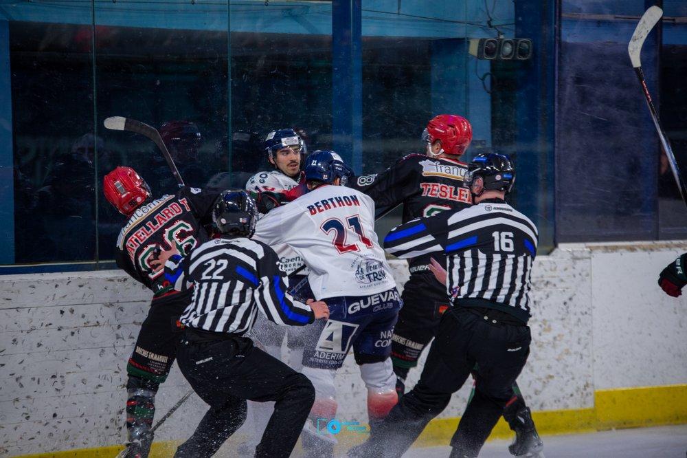 Mont-Blanc 3 - 5 Caen 