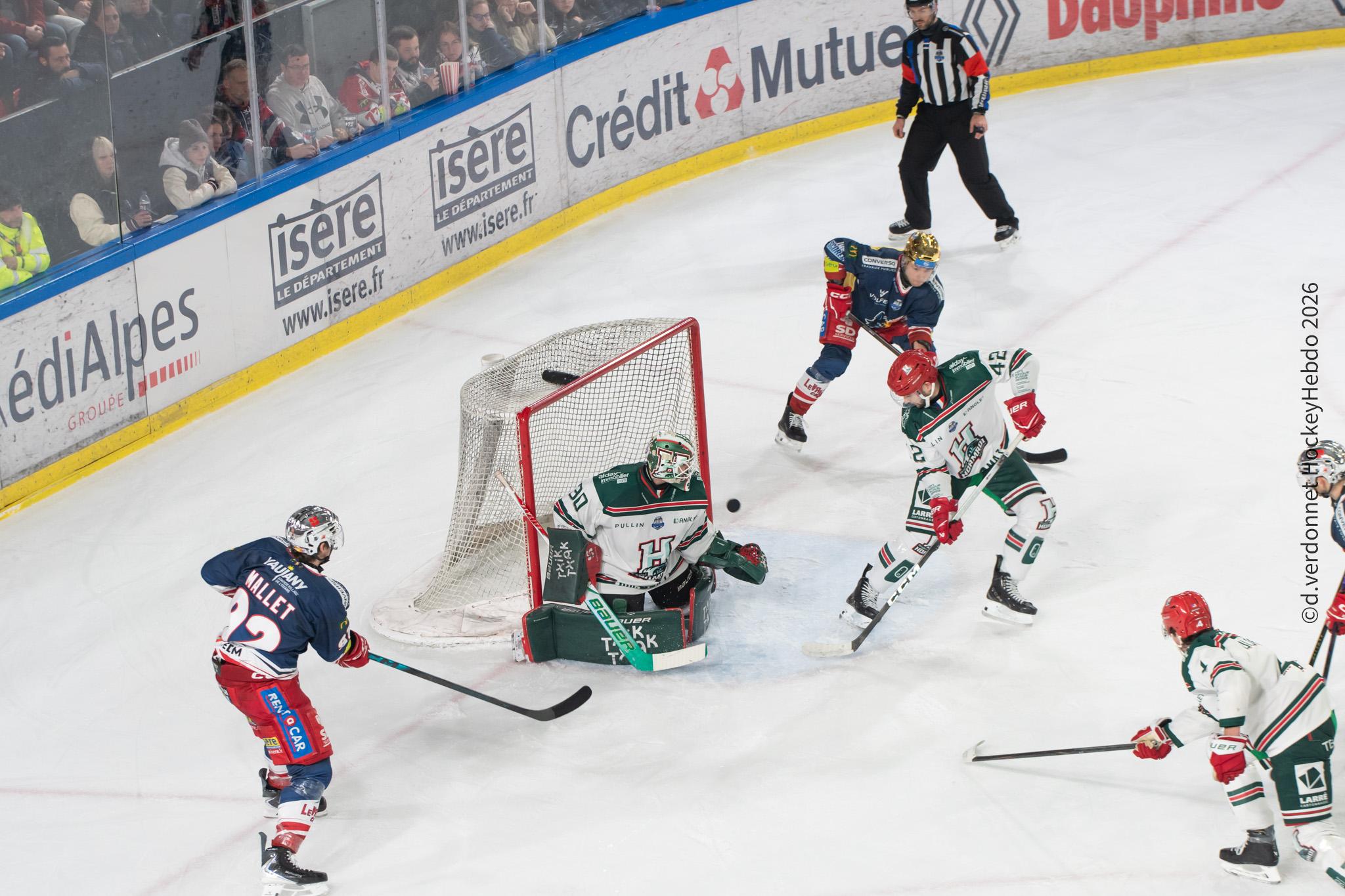 Grenoble  8 - 0 Anglet