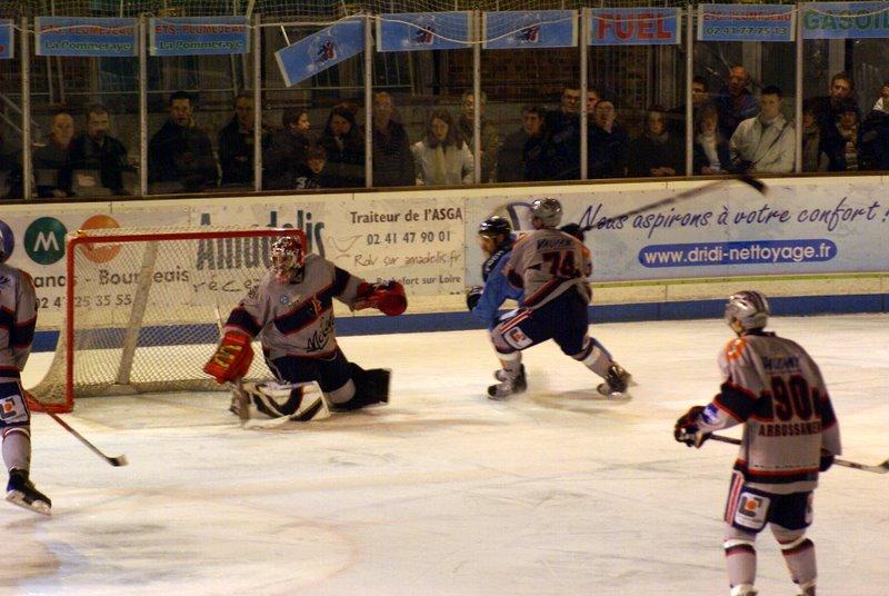 Angers  8 - 4 Grenoble 