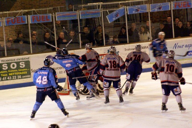 Angers  8 - 4 Grenoble 