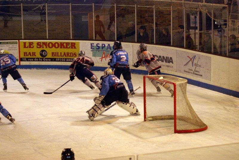Angers  8 - 4 Grenoble 