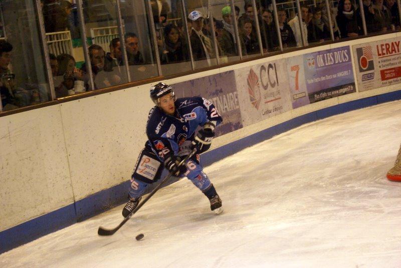 Angers  8 - 4 Grenoble 