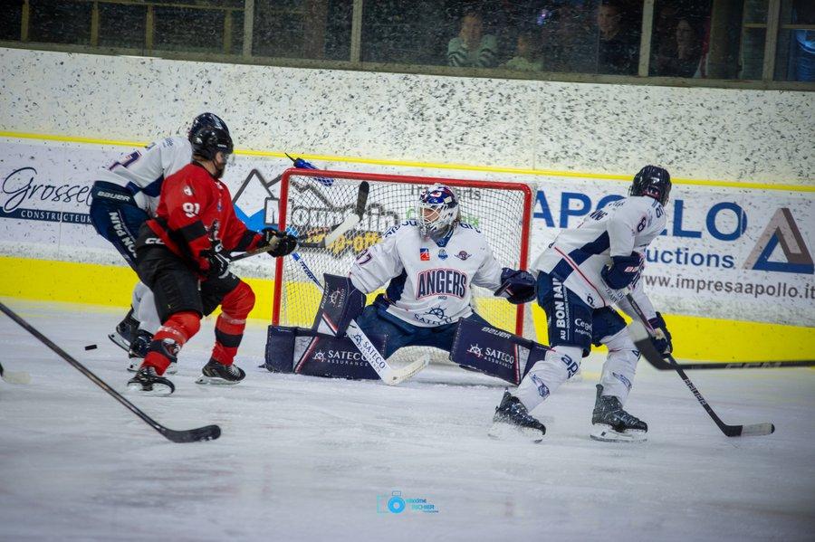 Chamonix  1 - 3 Angers 