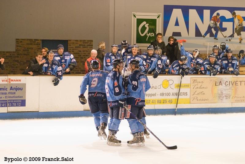 Angers  8 - 4 Grenoble 