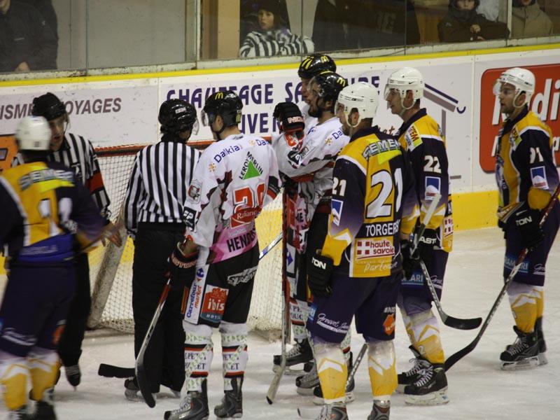 Chamonix  3 - 5 Amiens 