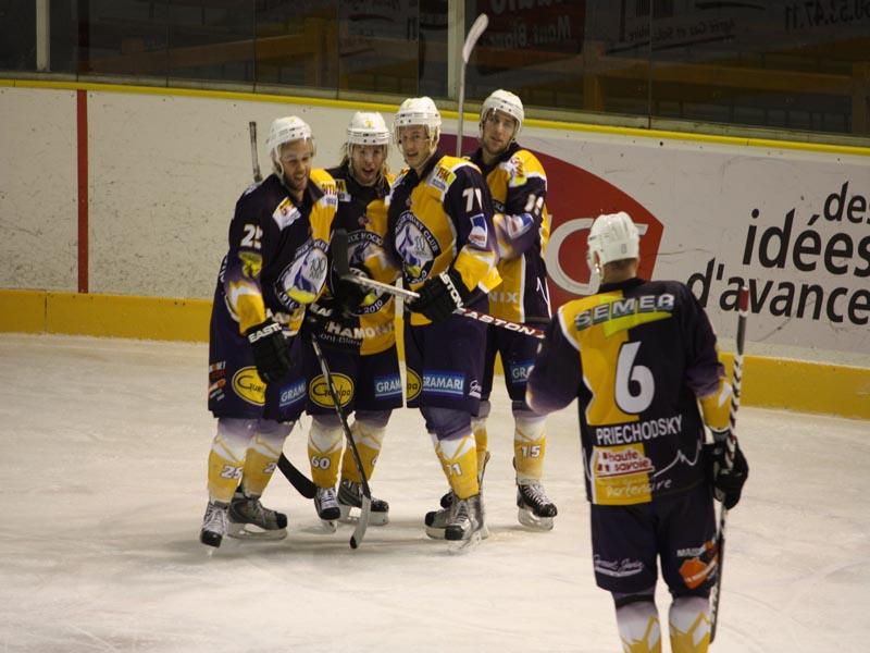 Chamonix  3 - 5 Amiens 