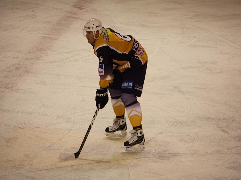 Chamonix  3 - 5 Amiens 