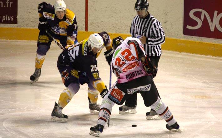 Chamonix  3 - 5 Amiens 