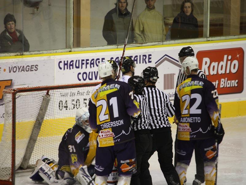 Chamonix  3 - 5 Amiens 