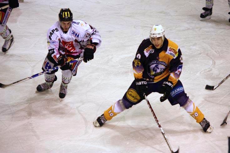 Chamonix  3 - 5 Amiens 