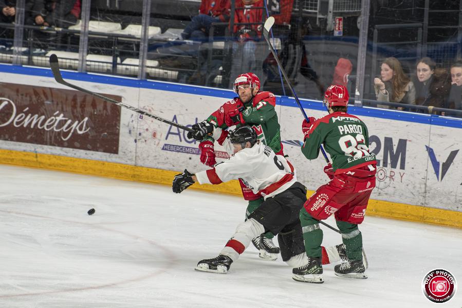 Cergy-Pontoise 2 - 0 Chamonix 