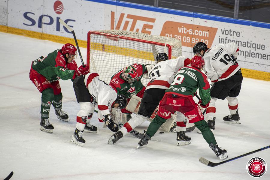Cergy-Pontoise 2 - 0 Chamonix 