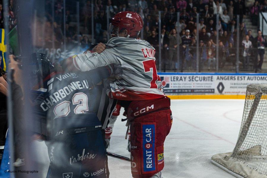 Angers  7 - 4 Grenoble 