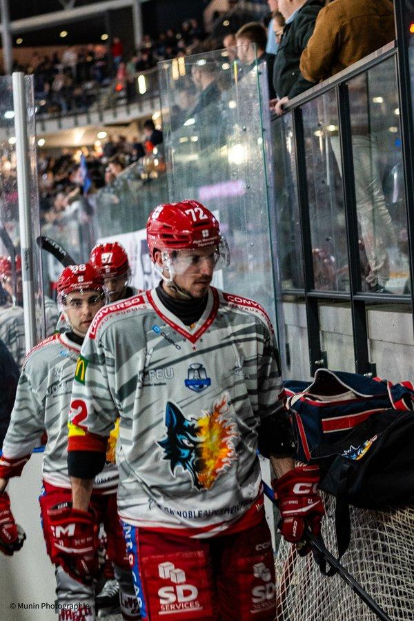 Angers  7 - 4 Grenoble 