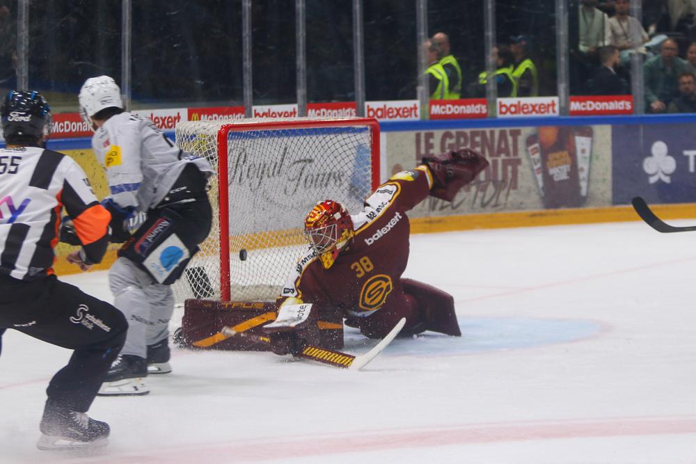 Genève 3 - 4 Fribourg