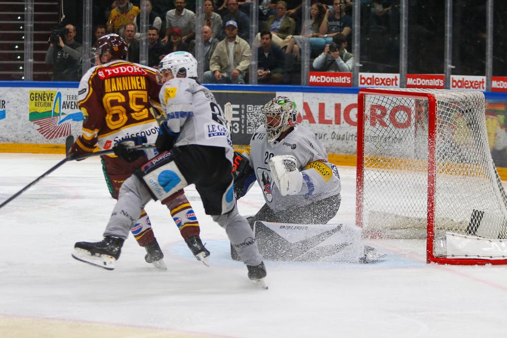 Genève 3 - 4 Fribourg