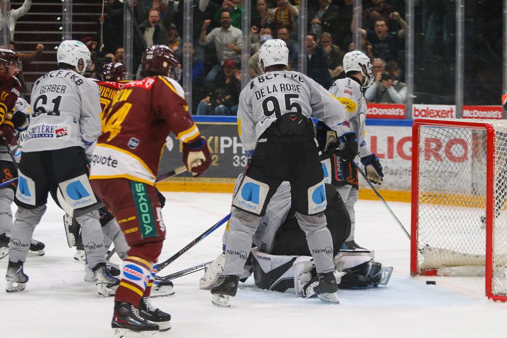 Genève 3 - 4 Fribourg