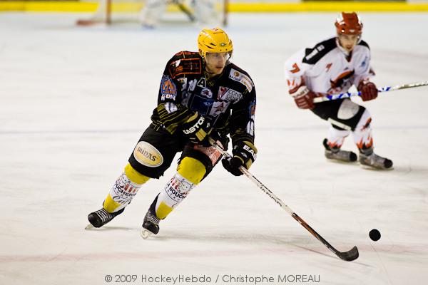 Strasbourg  2 - 0 Neuilly/Marne