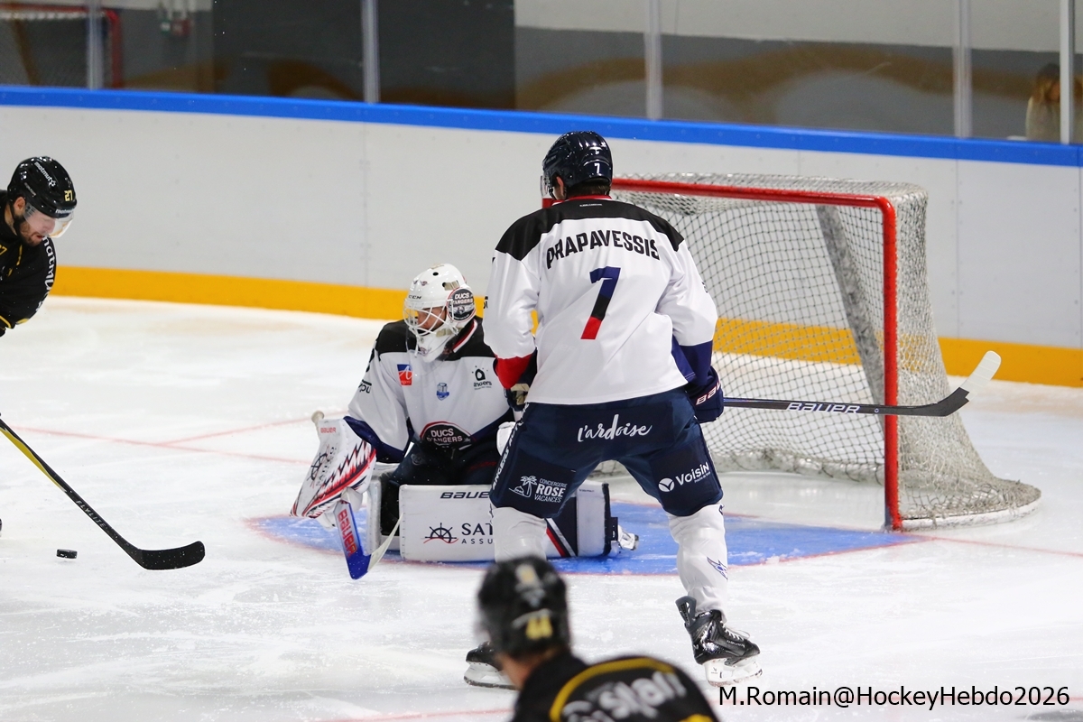 Rouen 3 - 0 Angers 