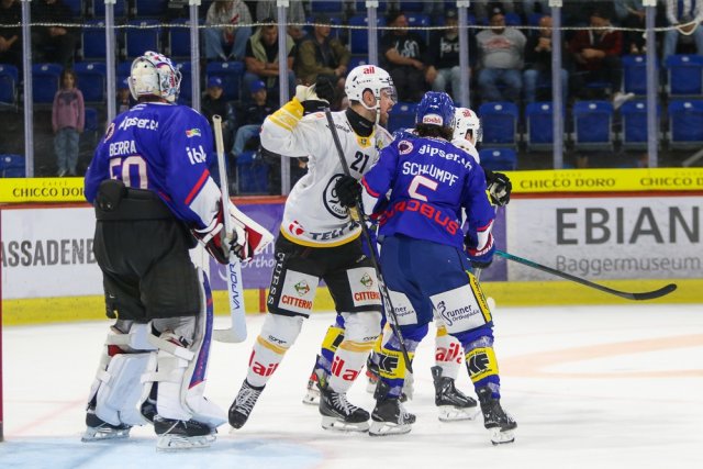Photo hockey match Kloten - Lugano le 18/09/2026