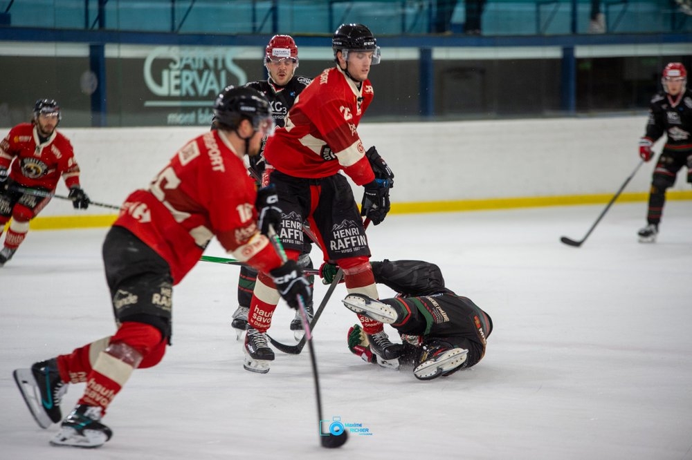 Mont-Blanc 4 - 2 Morzine-Avoriaz