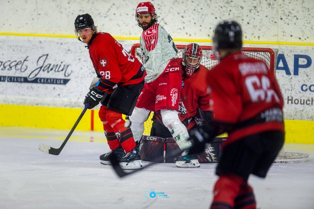 Chamonix  6 - 4 Cergy-Pontoise