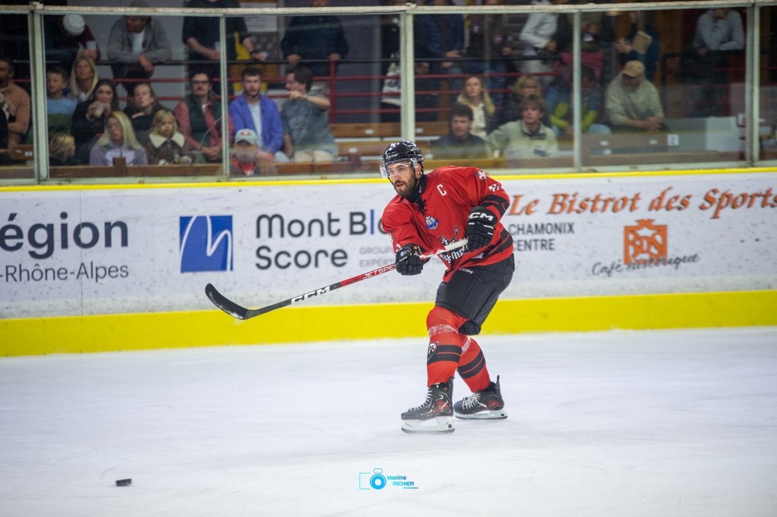 Chamonix  6 - 4 Cergy-Pontoise