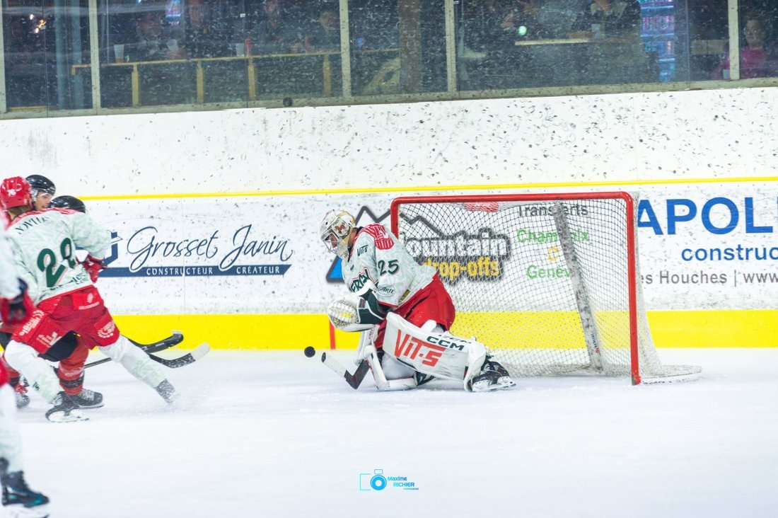Chamonix  6 - 4 Cergy-Pontoise