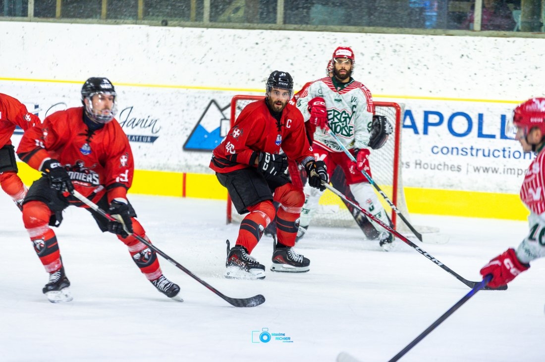 Chamonix  6 - 4 Cergy-Pontoise