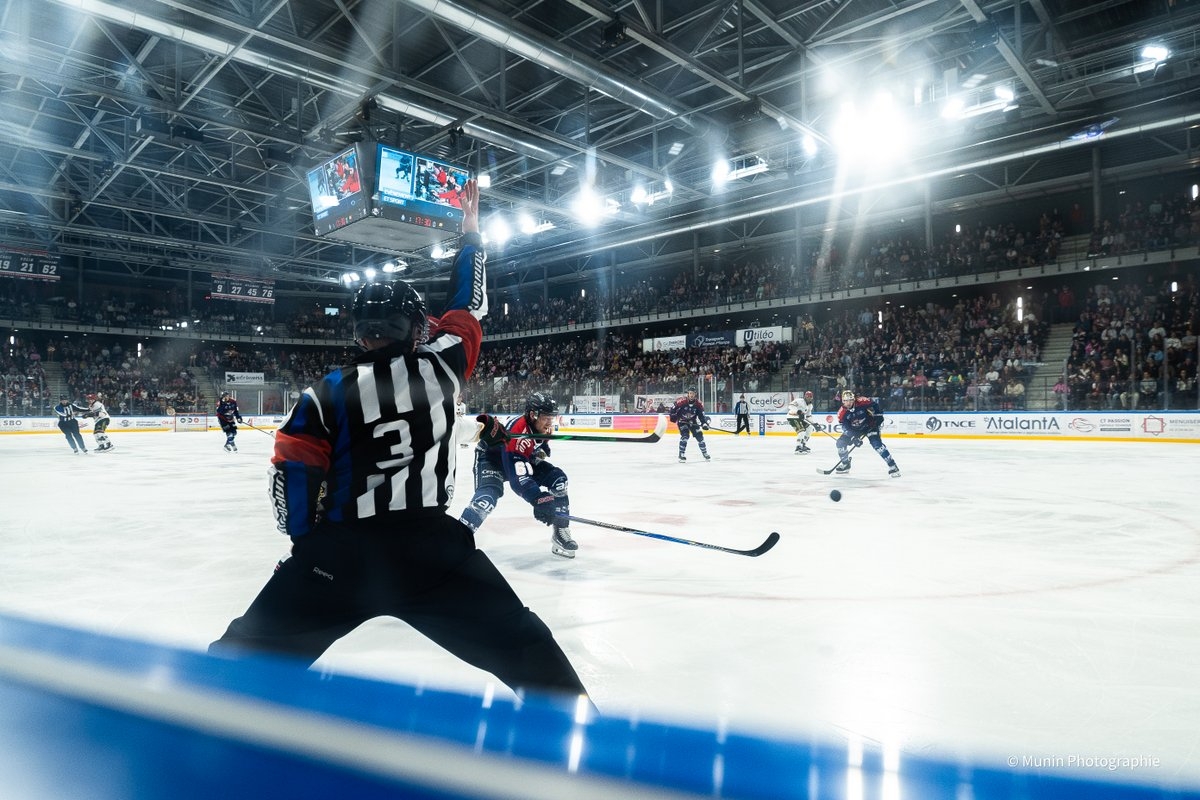 Angers  6 - 1 Anglet