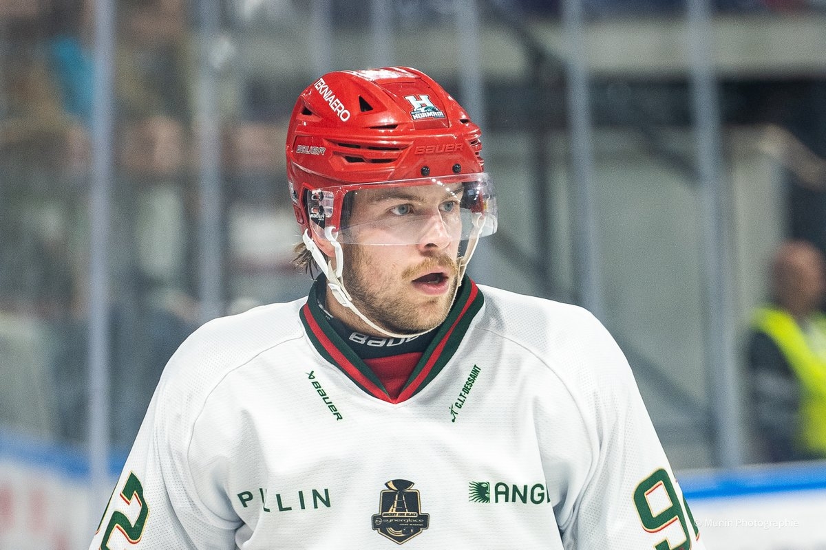 Angers  6 - 1 Anglet