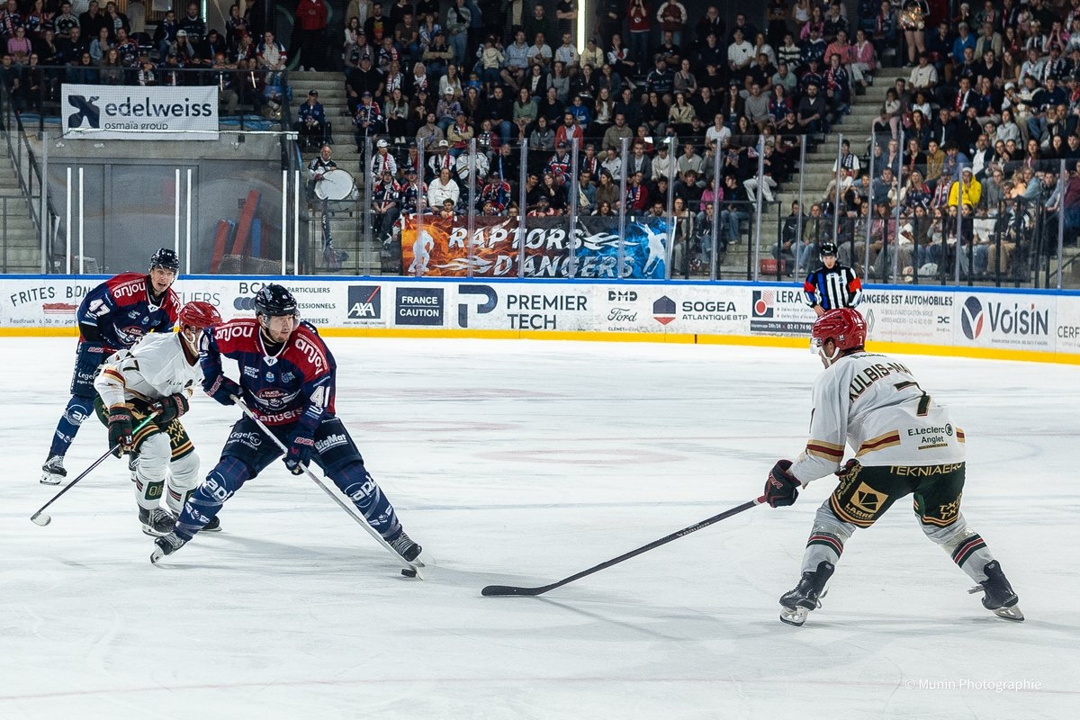 Angers  6 - 1 Anglet