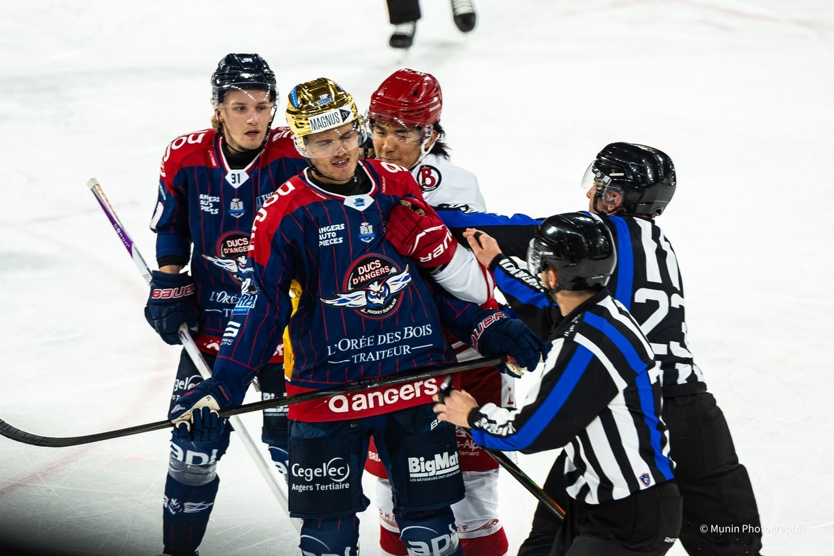 Angers  3 - 4 Briançon 