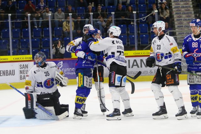 Photo hockey match Kloten - Fribourg le 02/10/2026