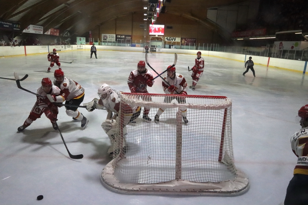 Valence 3 - 2 Meudon