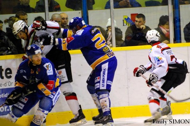 Photo hockey match Dijon  - Briançon  le 12/12/2009