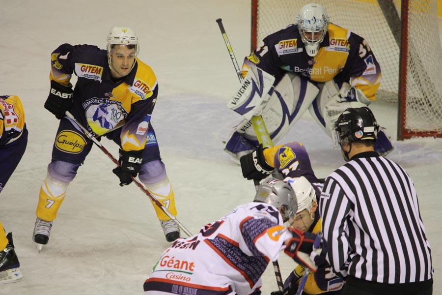 Chamonix  3 - 1 Grenoble 