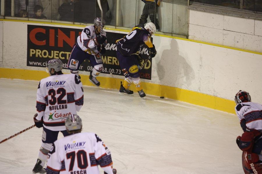 Chamonix  3 - 1 Grenoble 