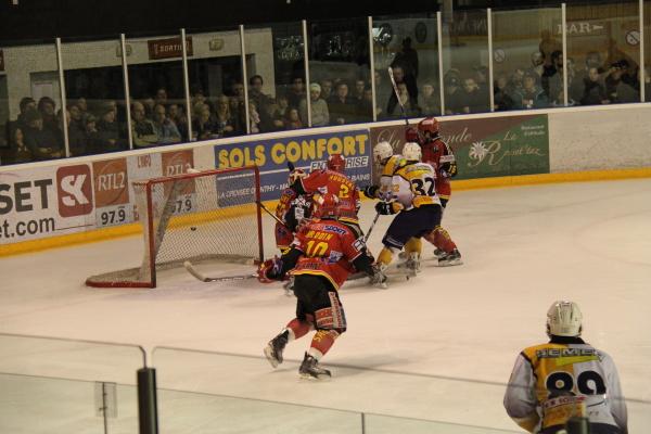 Morzine-Avoriaz 3 - 2 Chamonix 