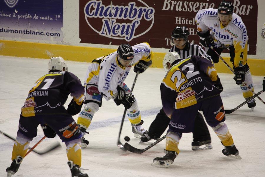 Chamonix  3 - 4 Rouen