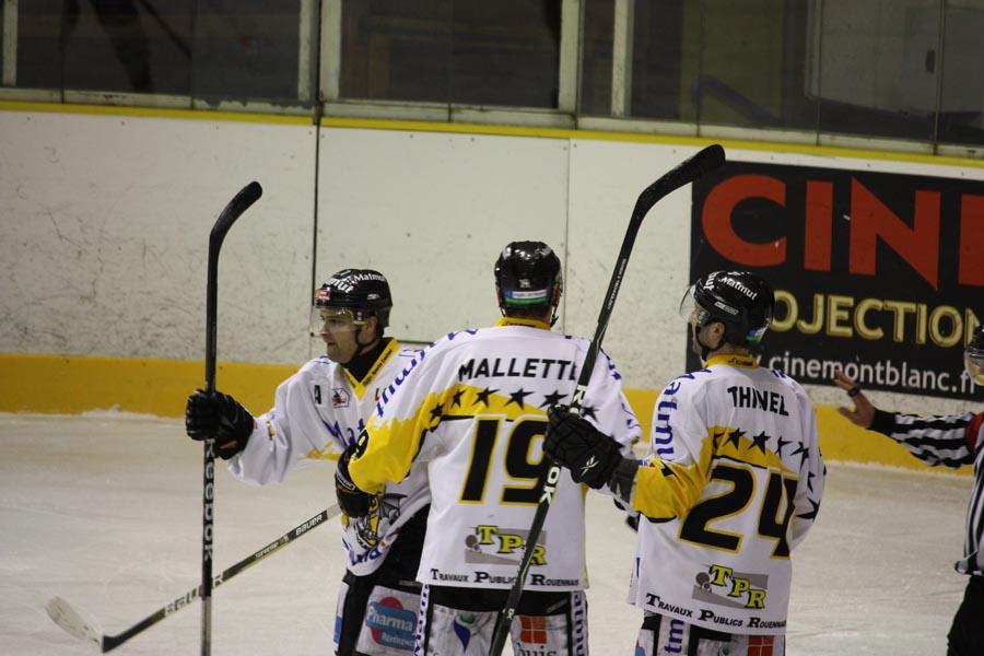 Chamonix  3 - 4 Rouen