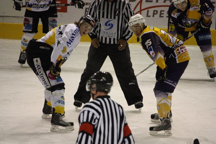 Chamonix  3 - 4 Rouen