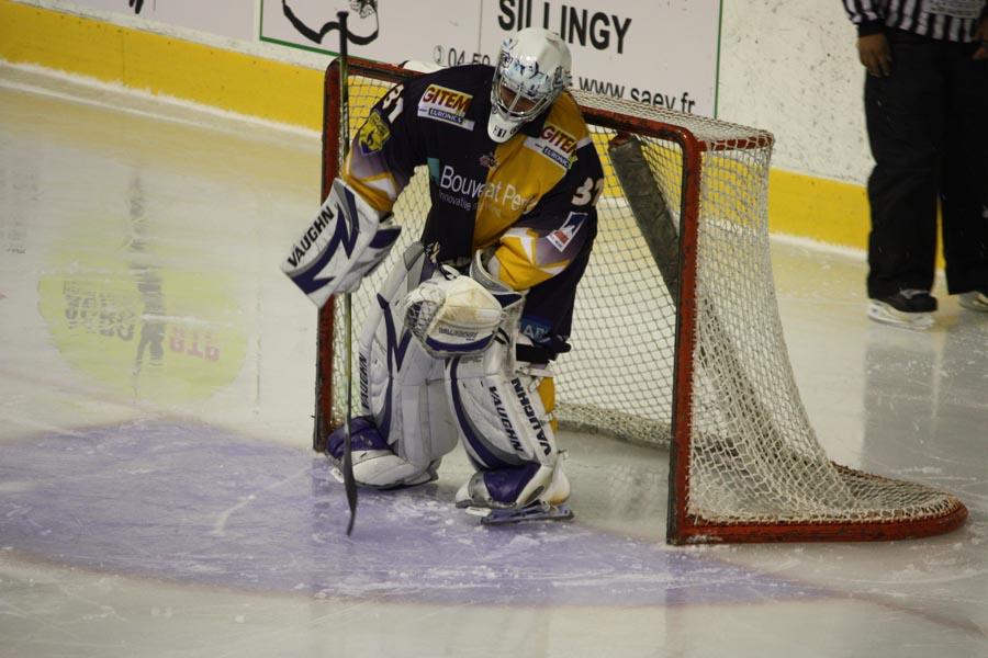 Chamonix  3 - 4 Rouen