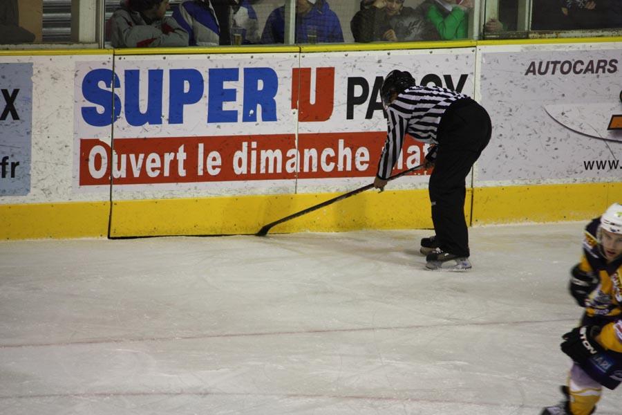 Chamonix  3 - 4 Rouen